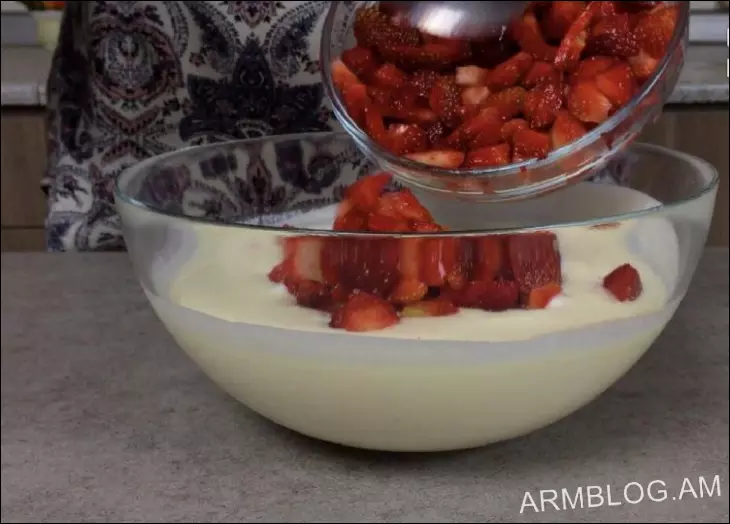 Հիասքանչ դեսերտ 15 րոպեում. ամեն ինչ խառնել, դնել կաղապարի մեջ և դնել սառնարանը