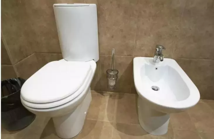 Պլաստիկե շշով կարելի է վերադարձնել ցանկացած զուգարանի մաքրությունն ու փայլը․ Հիանալի հնարք մաքրուհիներից