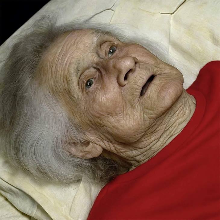 👵 Մի օր երիտասարդ տղամարդը որոշեց իր մորը տեղավորել ծերանոցում, որտեղ միայն երբեմն էր այցելում նրան։