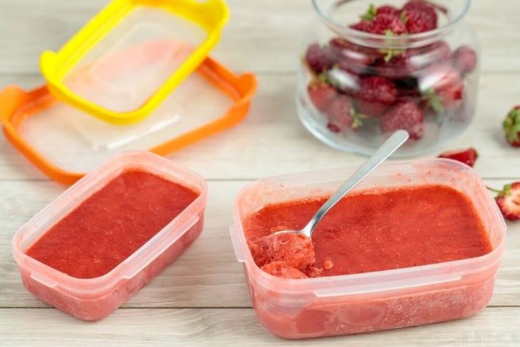 🍓 Ինչպե՞ս սառեցնել ելակը շշերի մեջ․ Գիտեմ, թե ինչպես պահպանել հատապտուղների համը և դրանցում եղած վիտամինների մինչև 95 տոկոսը։