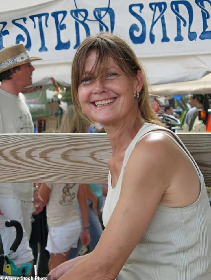 Մեկ անսպասելի պահը փոխում է ամեն ինչ՝ հանգիստ կյանքը վերածելով անհայտություն տանող ճամփորդության
