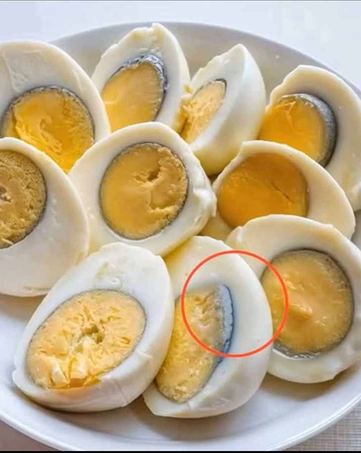 🍳 Երբևէ նկատե՞լ եք կանաչ օղակը ձեր պինդ եփած ձվի շուրջ։ Մենք բացատրում ենք, թե ինչու է դա տեղի ունենում և ինչպես խուսափել դրանից։