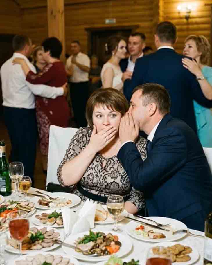 🤫 ՔՈՒՅՐՍ ՀԱՐՍԱՆԻՔԻՆ ԻՆՁ ՆՍՏԵՑՐԵՑ ԱՄԵՆԱՀԵՌԱՎՈՐ ԱՆԿՅՈՒՆՈՒՄ 🤫 Բայց հանկարծ մի անծանոթ թեքվեց դեպի ինձ և ցածր ձայնով ասաց. «Ձևացրո՛ւ, թե զույգ ենք, և քո քույրը դրա համար խիստ կփոշմանի»։ 😱🤔