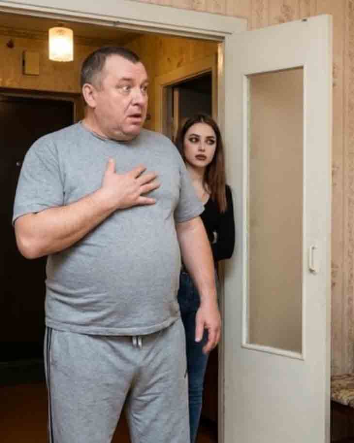 Կնոջը յոթ օրով գործուղման ճանապարհելուց հետո ամուսինն ուրախանում էր, որ վերջապես կարող է սիրուհու հետ առանձնանալ։ Սակայն տուն վերադառնալիս նա անգամ չէր էլ պատկերացնում, թե ինչպիսի անակնկալ է իրեն սպասում այնտեղ։ 😨😲