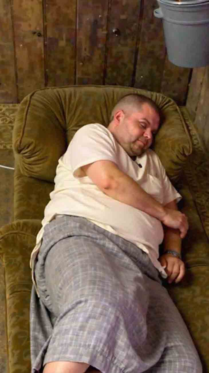 ՀԱՐՍՍ ԻՆՁ ԴՈՒՐՍ ՇՊՐՏԵՑ ԱՅՆ ՏՆԻՑ, ՈՐԸ ԿԱՌՈՒՑԵԼ ԷԻ ՍԵՓԱԿԱՆ ՁԵՌՔԵՐՈՎ, ԵՎ ՍՏԻՊԵՑ ԱՊՐԵԼ ԿԻՍԱՎԵՐ ԳՈՄՈՒՄ... ԲԱՅՑ ՆԱ ԳԱՂԱՓԱՐ ԱՆԳԱՄ ՉՈՒՆԵՐ, ԹԵ ԻՆՉ ԷՐ ՍՊԱՍՎՈՒՄ