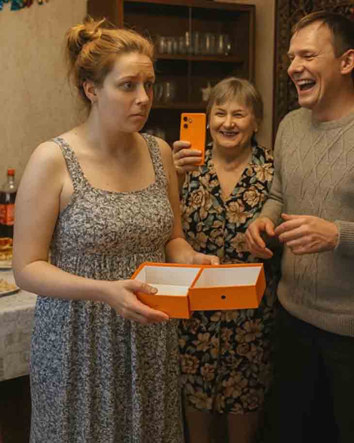 🎁 ԾՆՆԴՅԱՆՍ ՕՐԸ ԱՄՈՒՍԻՆՍ ԻՆՁ ՆՎԻՐԵՑ ՀԵՌԱԽՈՍԻ ԴԱՏԱՐԿ ՏՈՒՓ, ԻՍԿ ՍԿԵՍՈՒՐՍ ՆԿԱՐԱՀԱՆՈՒՄ ԷՐ ԱՐՁԱԳԱՆՔՍ ԻՐ ՆՈՐ ԱՅՖՈՆՈՎ. ԱՄՈՒՍՆՈՒՍ ՀԱՄԱՐ ԾԻԾԱՂԵԼԻ ԷՐ ԱՅՆՔԱՆ ԺԱՄԱՆԱԿ, ՄԻՆՉԵՎ ՆՐԱՆ ԻՐ ՏԵՂԸ ՉՑՈՒՅՑ ՏՎԵՑԻ 📱