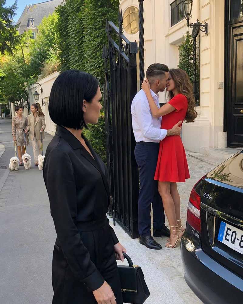 📱 Մինչ ամուսինս անհոգ լոգանք էր ընդունում, նրա հեռախոսի էկրանին պատահաբար փայլատակեց մի կործանիչ հաղորդագրություն։ 📱